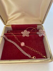 Armband met bloem