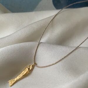Stijlvolle halsketting SUNNY gold-plated visje aan een lurex koord met gouddraad